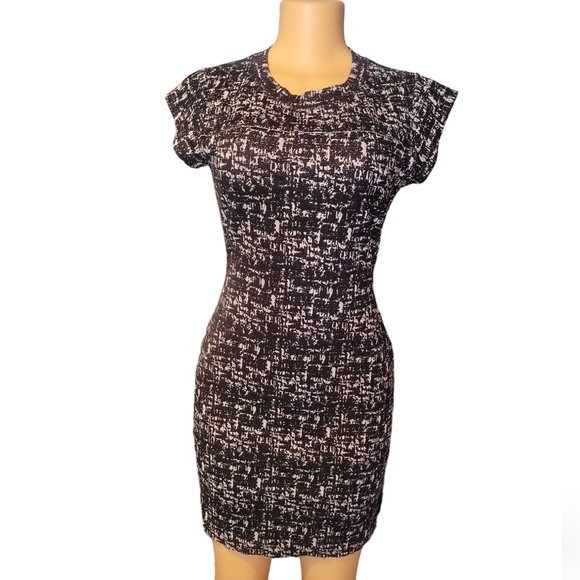 Collective concepts, stretchy fitted black and white mini dress - Picture 1 of 6